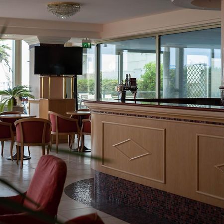 Hotel Mondial Беллария-Иджеа-Марина Экстерьер фото