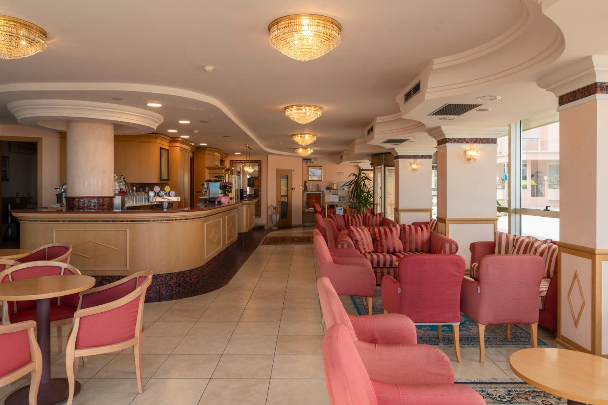 Hotel Mondial Беллария-Иджеа-Марина Экстерьер фото