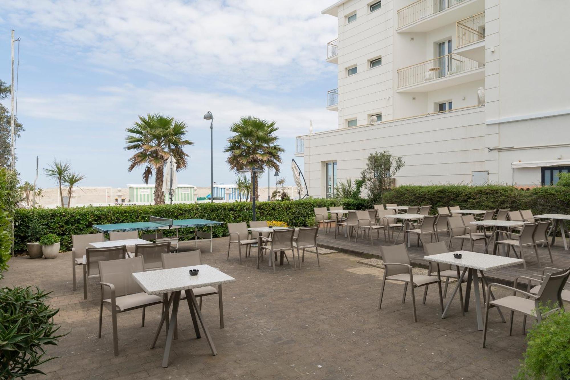 Hotel Mondial Беллария-Иджеа-Марина Экстерьер фото