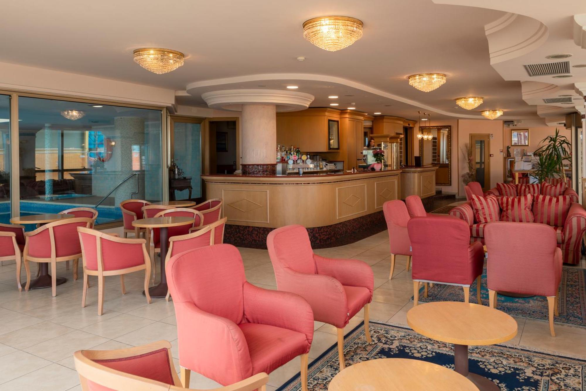 Hotel Mondial Беллария-Иджеа-Марина Экстерьер фото